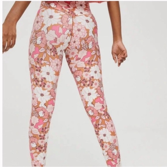 Offline by aerie floral print real me crossover leggings size small - Picture 2 of 13